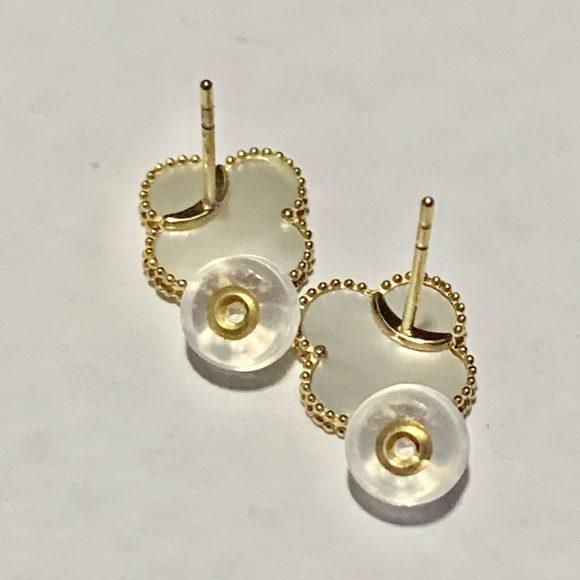 18k Solid Gold Clover Set - Picture 10 of 10